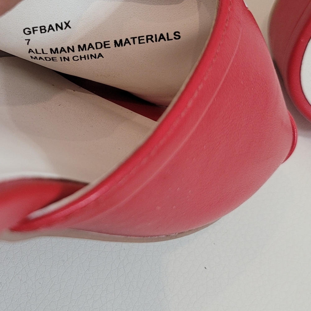 Guess Women's Red Slide Sandals Size 7/38 - Picture 7 of 10